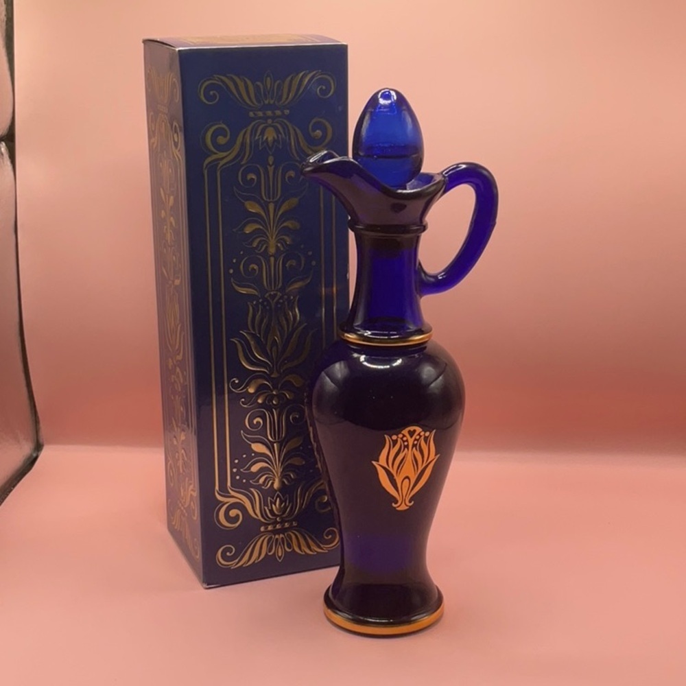 Vintage AVON Nile Blue Bath Urn Skin-So-Soft Bath Oil 6oz Cobalt Glass W/ Box